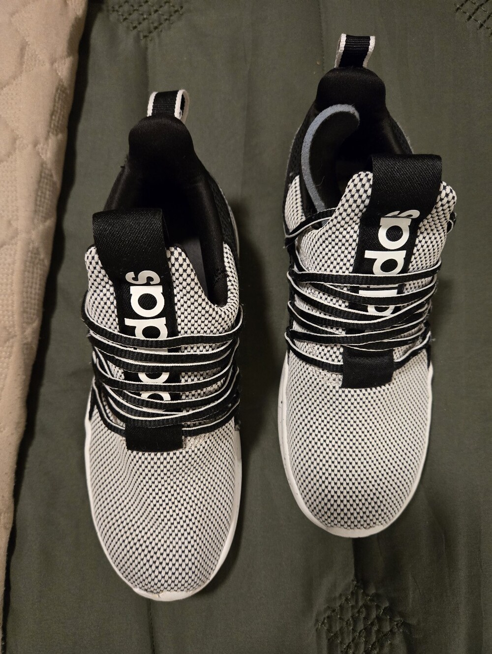Adidas Kids No Tie Sneakers Size 4.5